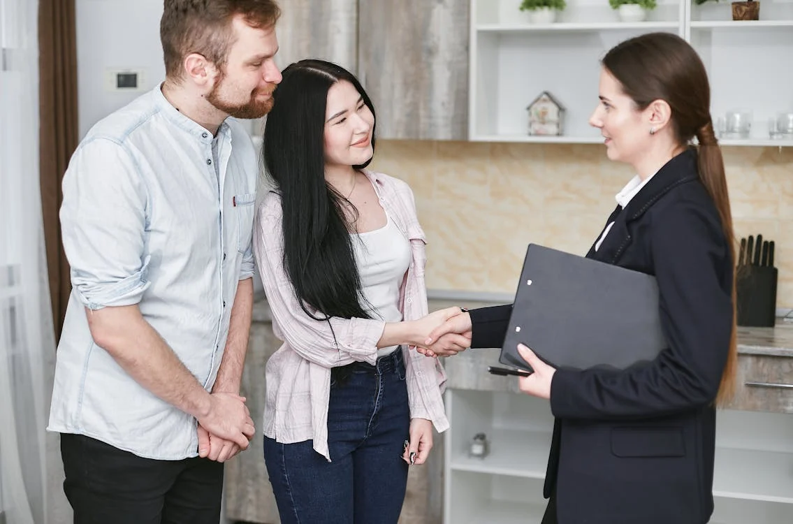 4 Ways to Impress Prospective Clients and Suppliers at Your Business Facility